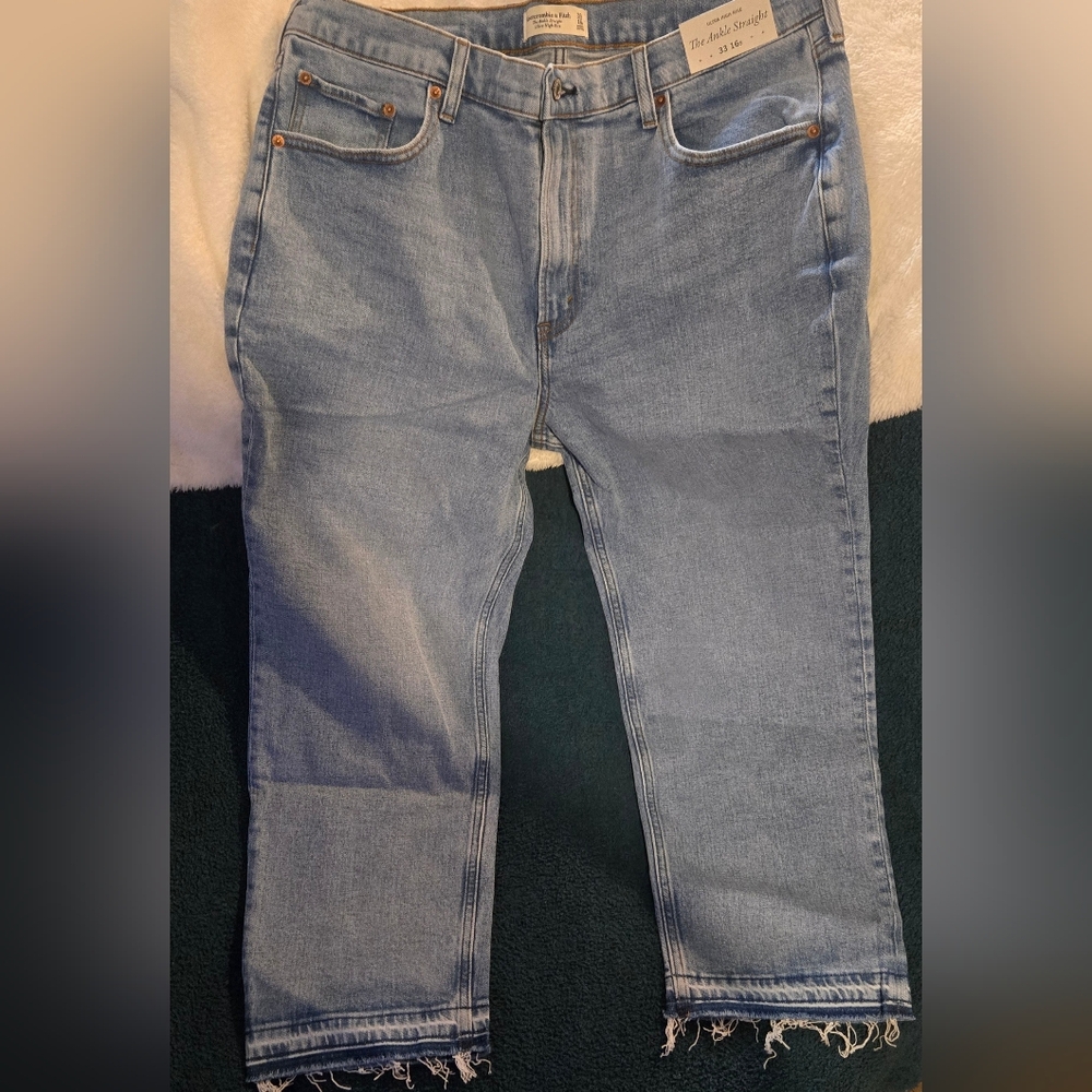 Never Worn 33/16 Short Ultra High Rise Ankle Straight Jean w/Let Down Hem